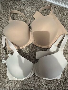 aerie Smooth Molded Bras in Nude and White